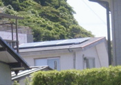山梨さんの自宅の屋根にある京セラソーラー 