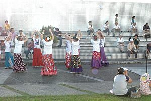 屋外ステージでもフラメンコ