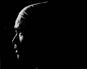 力強いモノクロームの作品