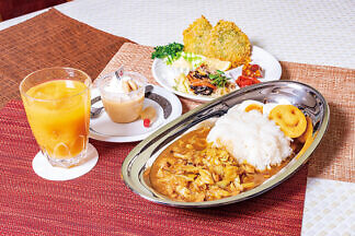 鮪（まぐろ）サンガに黒麻油が香るブラックジャックカレー