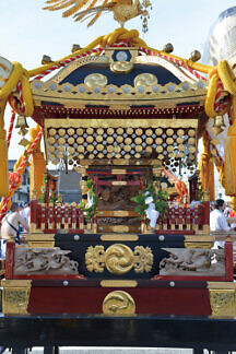 見ごたえのある初代後藤義光の彫刻で飾られた川口地区鹿嶋神社の神輿